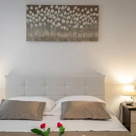 Studio La Luna Apartment Split