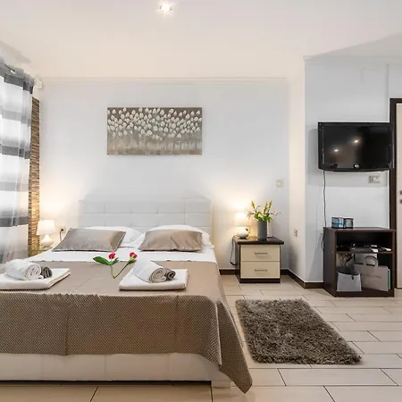 Studio La Luna Apartment Split